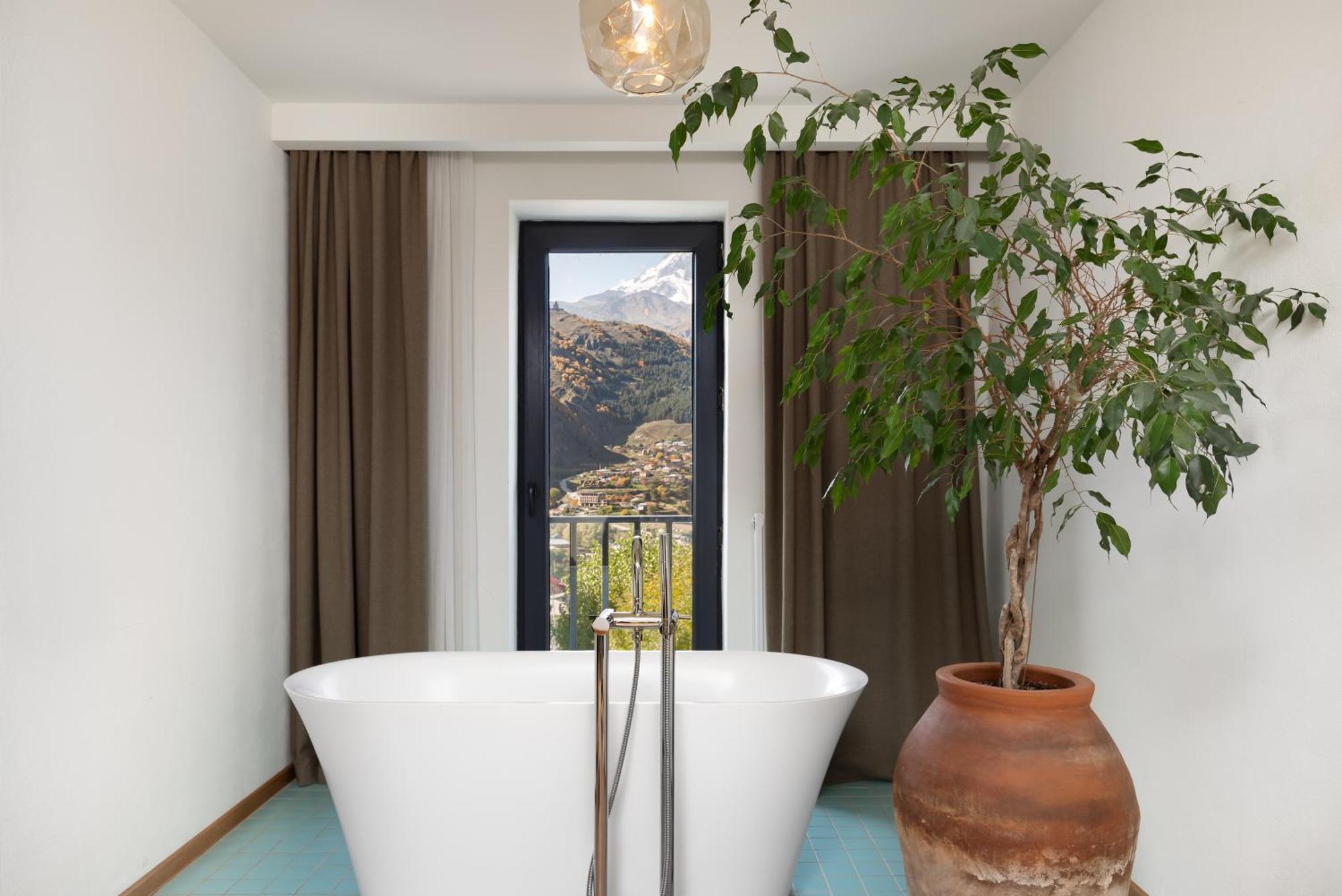 Hotel Intourist Kazbegi Zewnętrze zdjęcie